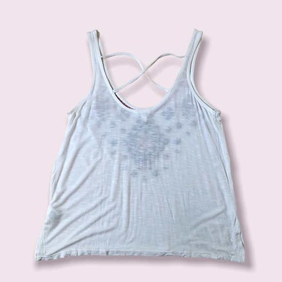 Aeropostale white flowy tank with embroidered design - Picture 2 of 3
